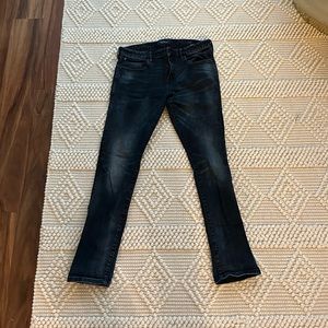 8 pairs of Scotch and Soda jeans. Sizes are 34/32 with 2 pairs are 36/32 slim.